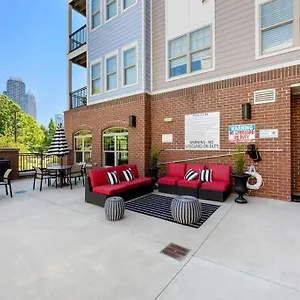 Uptown Elegance Gym, Pool, Wine Apartment Charlotte